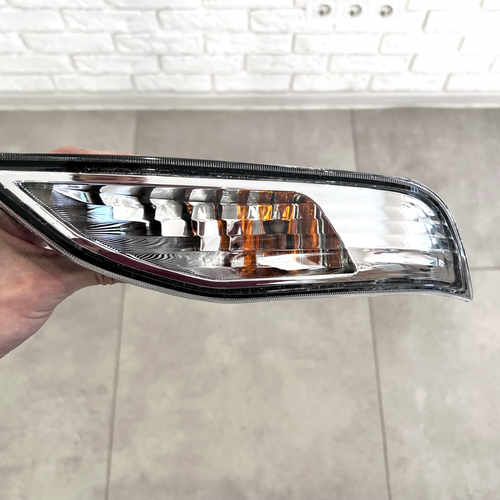 Покажчик повороту лівий у бампер Lexus GX460 2014-2023, 1шт.