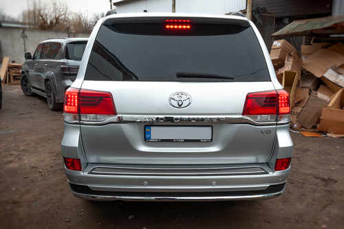 Планка над номером OEM для Toyota Land Cruiser 200 2016-2024