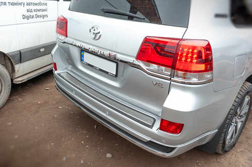 Планка над номером OEM для Toyota Land Cruiser 200 2016-2024
