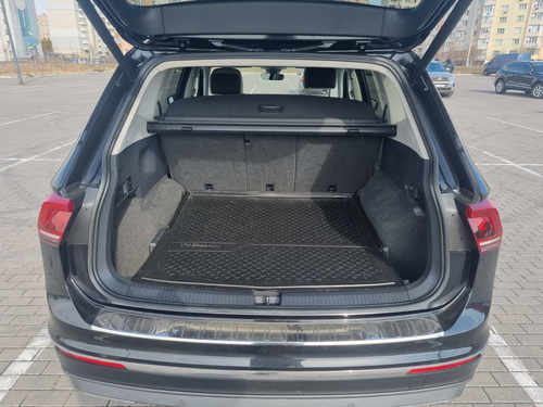 Накладка на задній бампер (нерж) для Volkswagen Tiguan 2016-