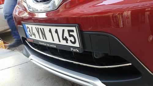 Хром накладка на передній бампер (нерж.) для Nissan Qashqai 2014+