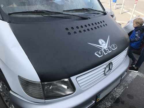 Чохол капота (шкірозамінник) для Mercedes Vito W638 1996-2003 років.