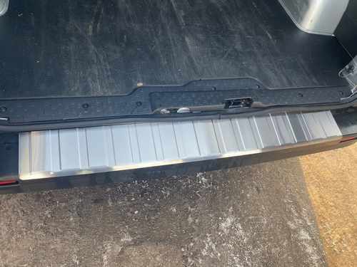 Накладка на задній бампер (нерж) для Opel Vivaro/Renault Trafic 2015-