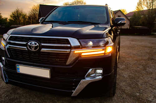 Комплект обвісу Toyota Land Cruiser 200 стиль Executive Lounge 2021 Білий