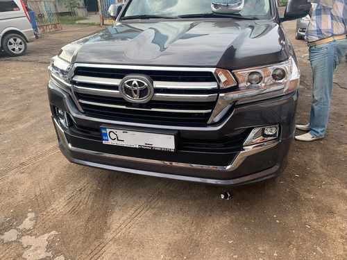 Решітка радіатора для Toyota Land Cruiser 200 2016+ в стилі Executive Lounge 2019+