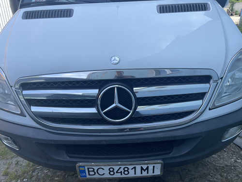 Обводка решітки Carmos для Mercedes Sprinter 2006-2013