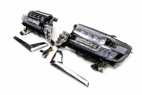 Передні фари Executive Black (Bugatti) Toyota Land Cruiser 200 2016-
