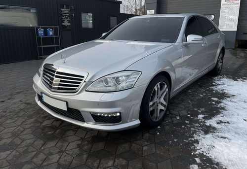 Передній бампер AMG Mercedes-Benz S-Class W221 2005-2012р.