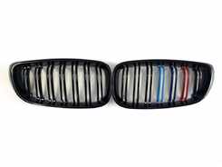 Решітка радіатора ніздрі BMW 3 Series F34GT 2013-2019рік Чорний Глянець Триколор