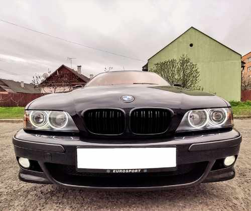Решітка радіатора ніздрі BMW 5 Series E39 2000-2004 рік Чорний Глянець