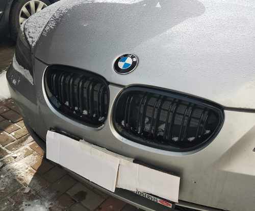 Решітка радіатора BMW 5 Series E60/E61 2003-2010 рік Чорний Глянець