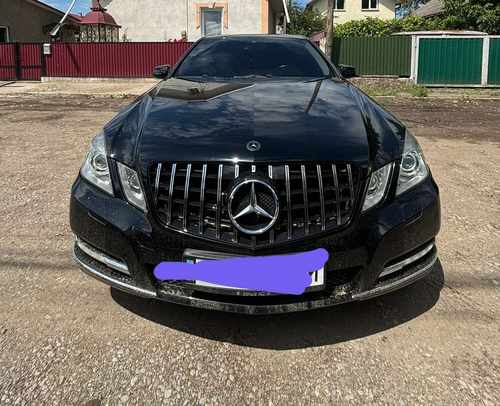 Решітка радіатора Mercedes E-Class W212 2009-2013 GT Chrome Black