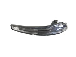 Додатковий вказівник лівого повороту на Mercedes C-Class W205 2014-2018 рік