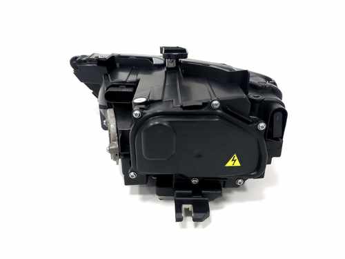 Передні Bi-Xenon фари на Audi Q3 8U 2014-2018 року