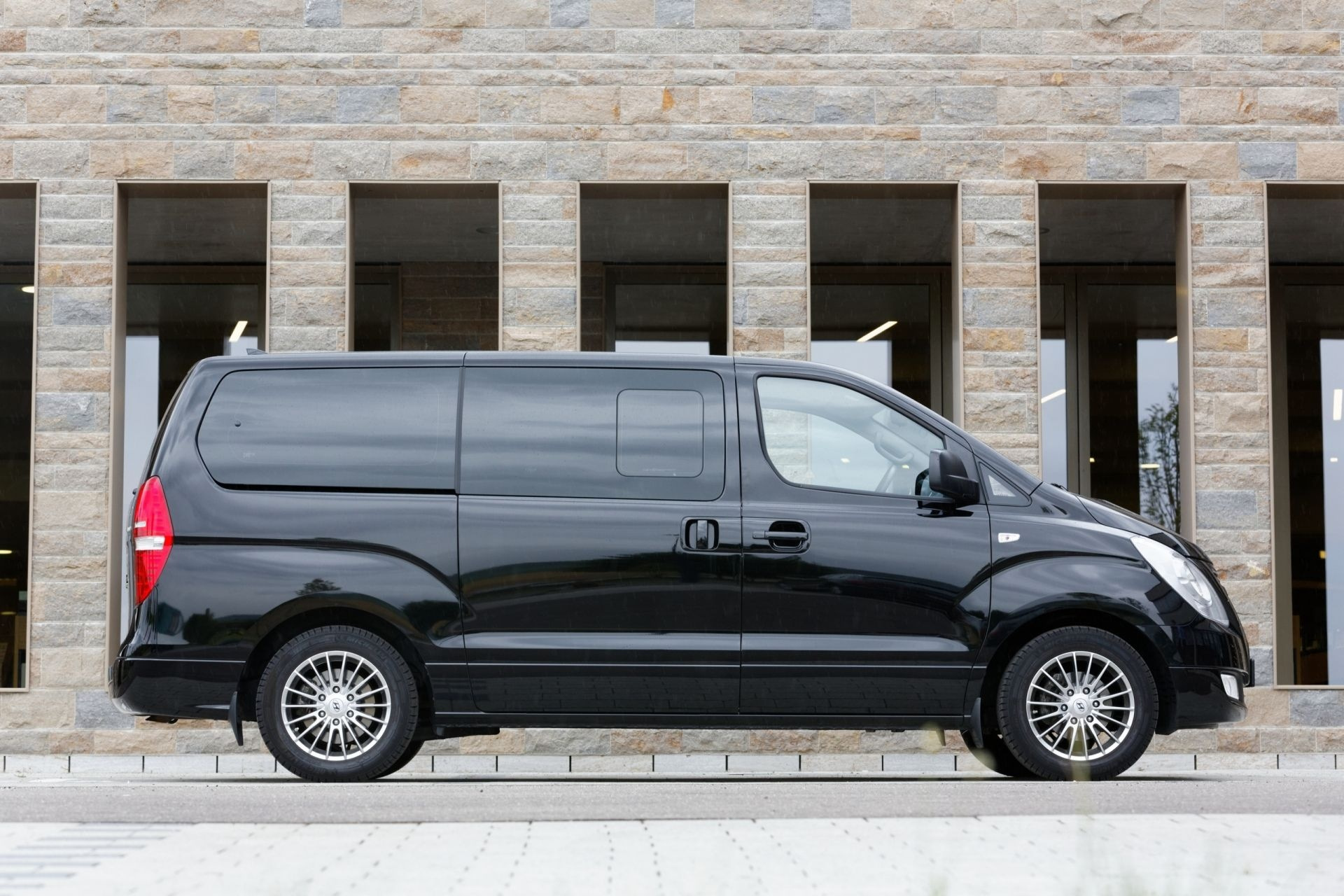 Бризковики Hyundai H200 — фото 2