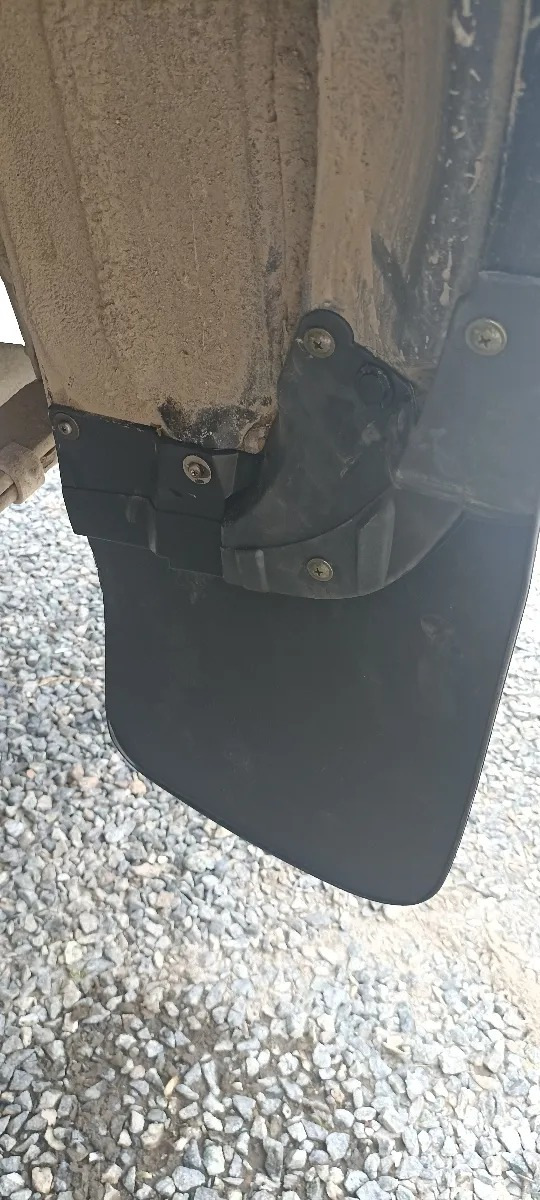 Бризковики Nissan Navara D22, NP300 1998-2014 з пластиковими арками, 4шт.