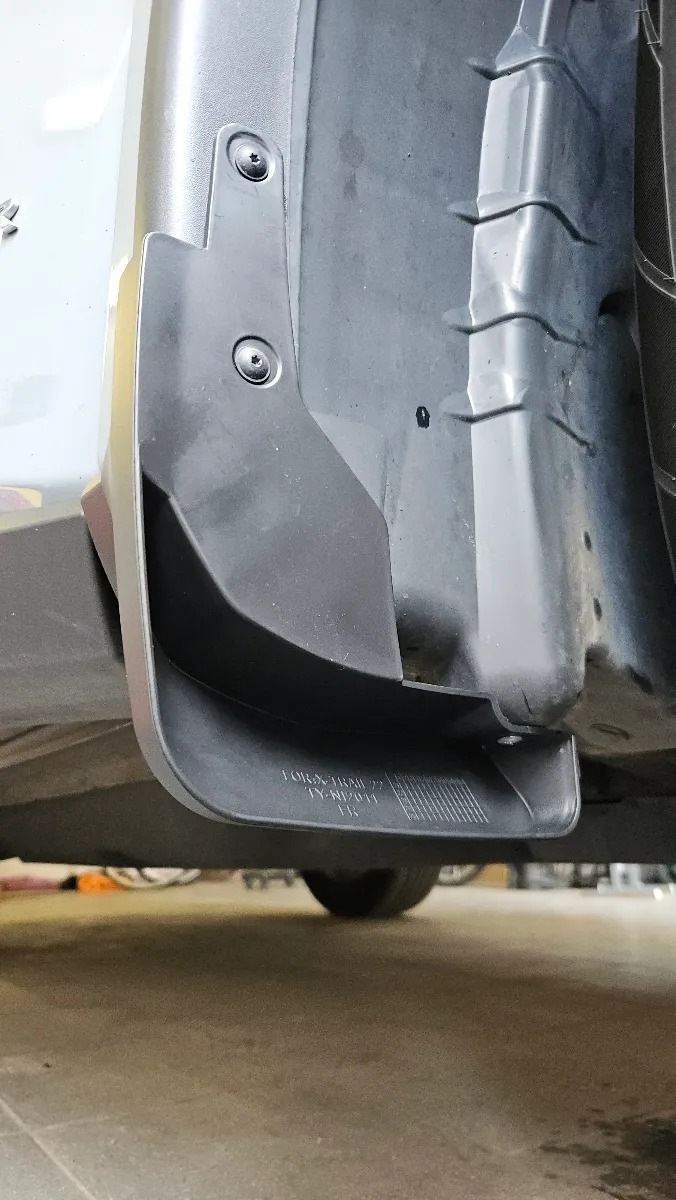 Передні бризковики для Nissan X-Trail T33 / Rogue 2021+, комплект 2 шт