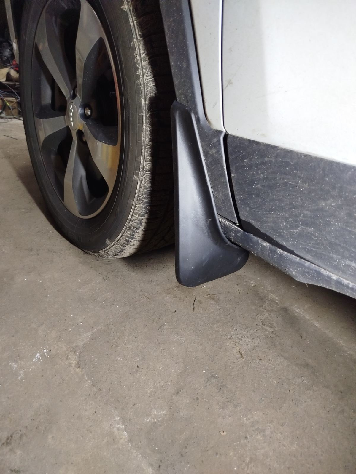 Бризковики передні Jeep Cherokee 2019+, (2шт.)