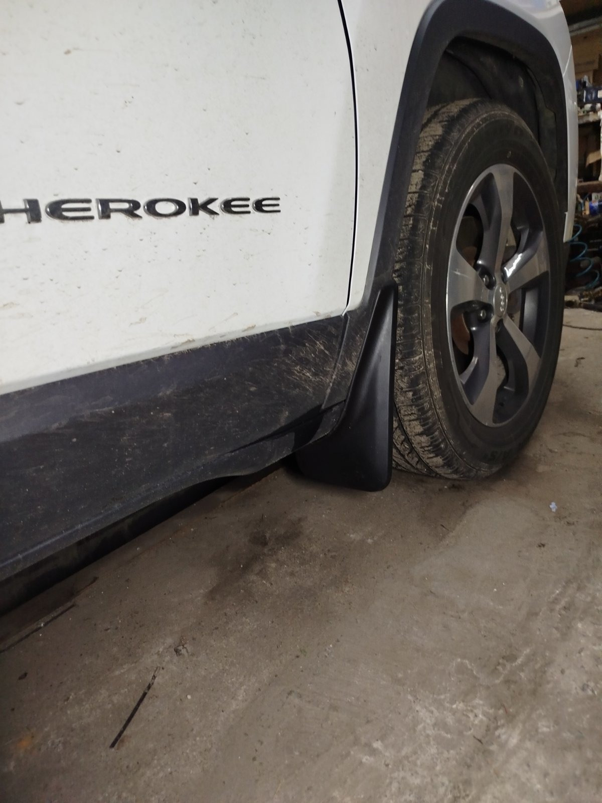 Бризковики передні Jeep Cherokee 2019+, (2шт.)