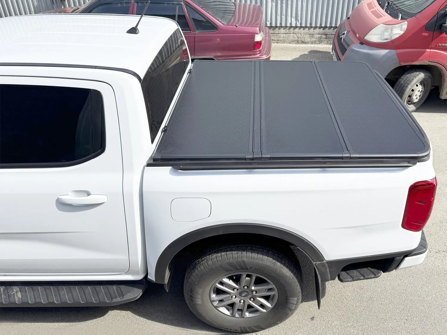 Кришка на кузов Ford Ranger 2023+ (трисекційна, алюмінієва) Xukey, TP-NP728