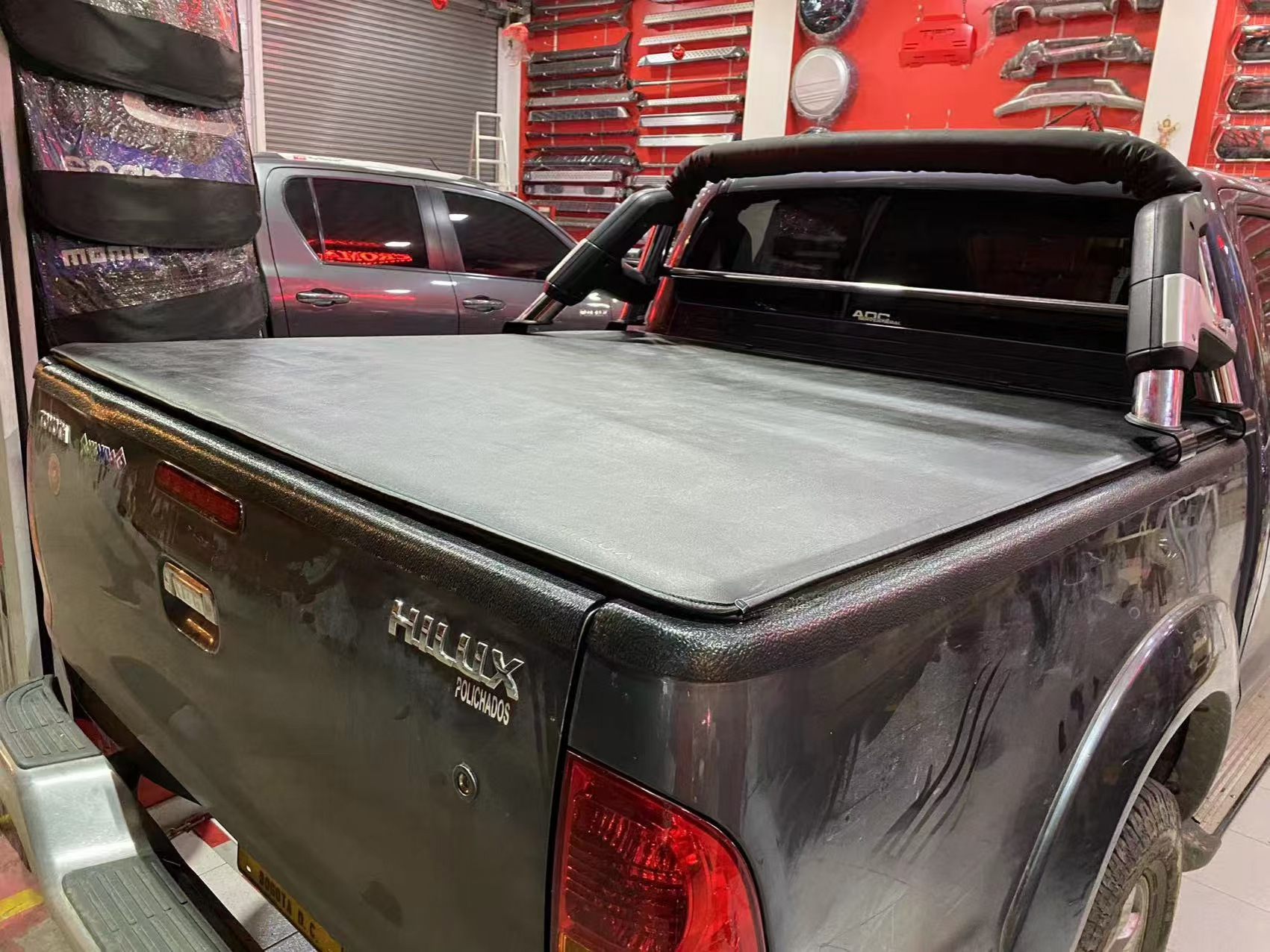 Кришка на кузов (тент) VW Amarok 2023+ (м&rsquo;яка рулонна Soft Roll Cover) Xukey