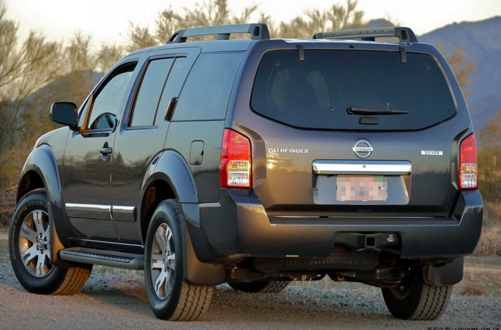 Бризковики Nissan Pathfinder — фото 3