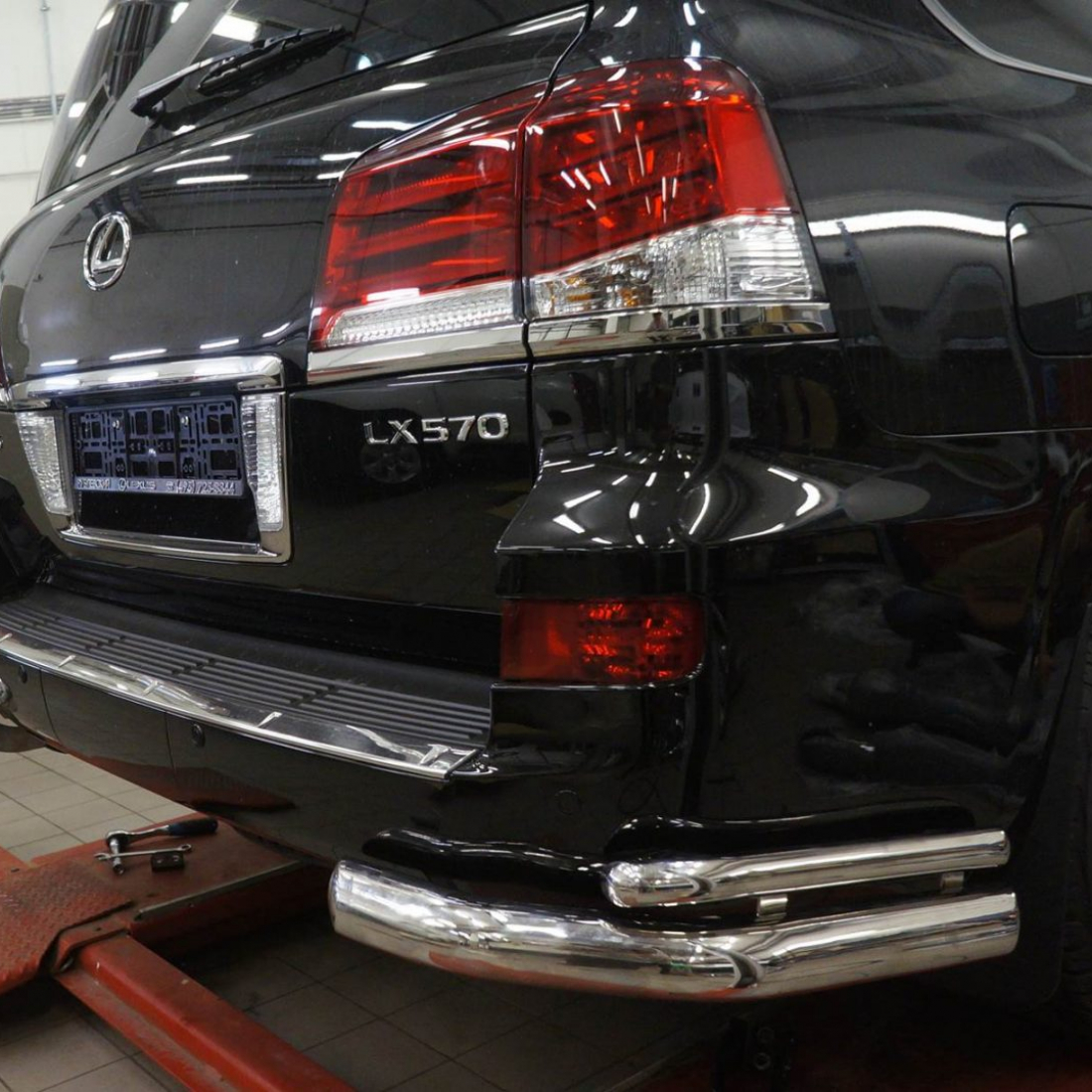 Захист заднього бампера Lexus LX570 Sport (куточки) d76/42