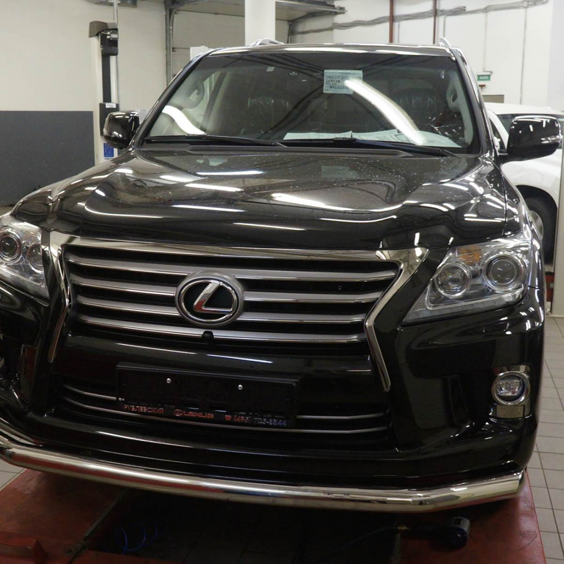 Захист переднього бампера Lexus LX570 (одинарний) d 60
