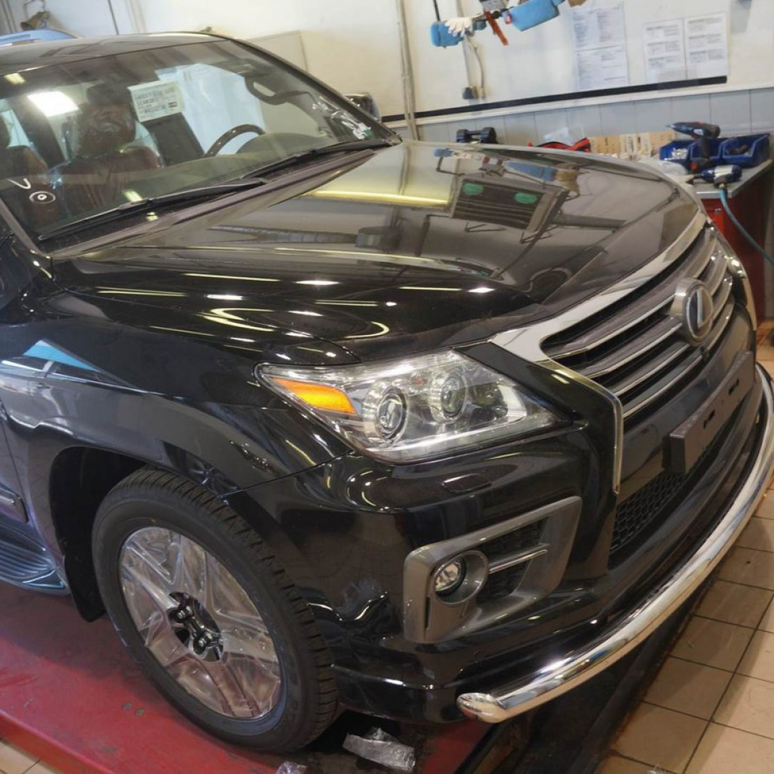 Захист переднього бампера Lexus LX570 Sport (одинарний) d 70
