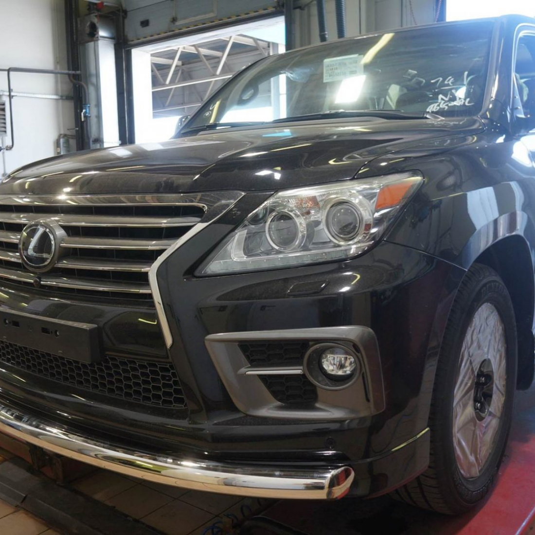 Захист переднього бампера Lexus LX570 Sport (одинарний) d 70