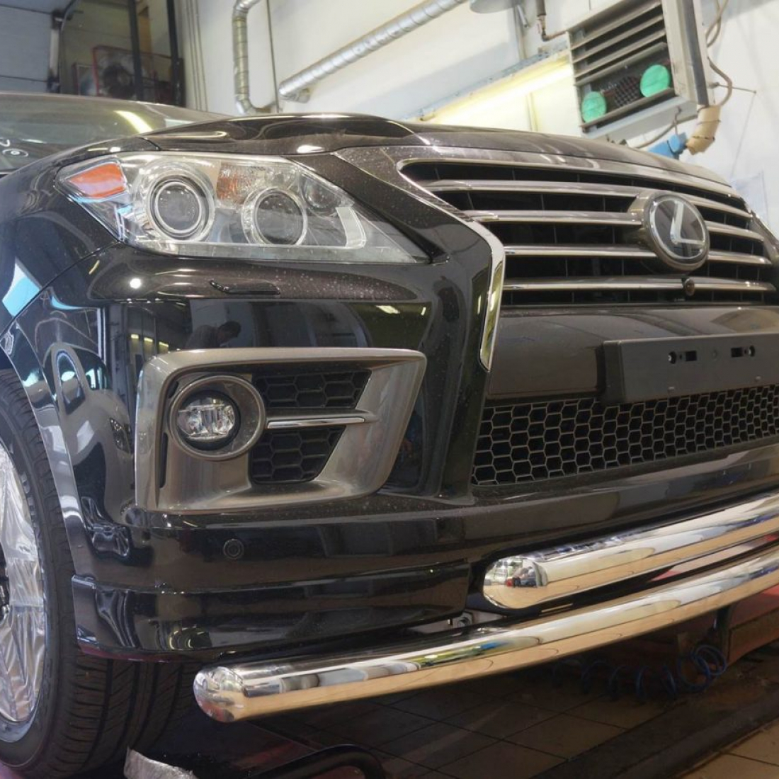 Захист переднього бампера Lexus LX570 Sport (подвійний) d 70/60