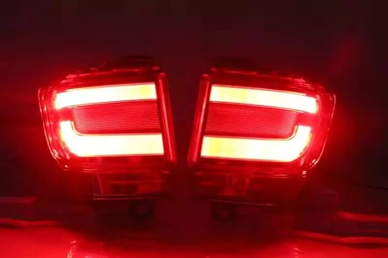 Діодні LED відбивачі в задній бампер Toyota LC200 2016+