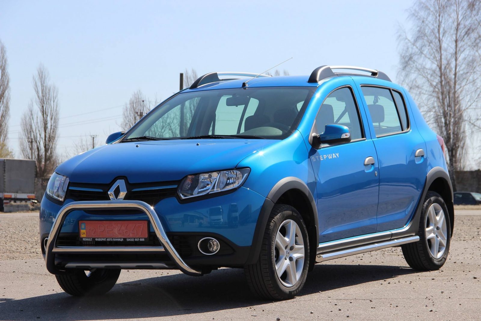 Пороги на рено степвей 2. Пороги Sandero Stepway 2. Кенгурятник Renault Sandero Stepway 2. Рено Сандеро степвей 2013. Рено Sandero Stepway 2013.