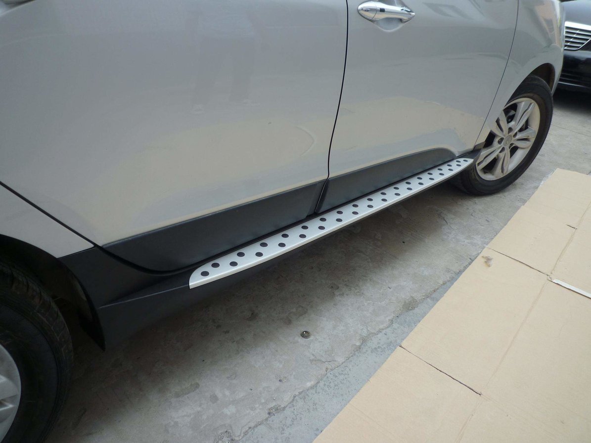 Пороги бічні Hyundai IX35 2010-2015 стиль BMW