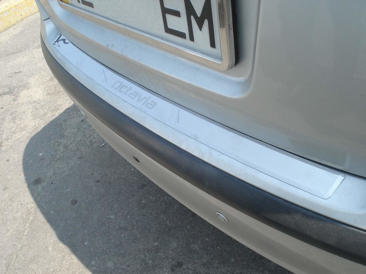 Накладка на задній бампер Skoda Octavia A5 2003-2008 FL (нержавіюча сталь)