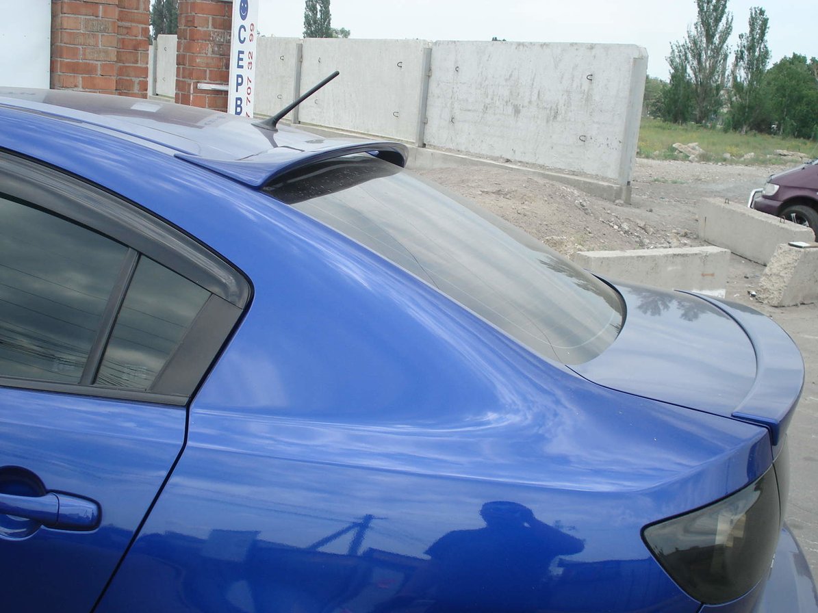 Козирок на скло з просвітом Mazda 3 2004-2009