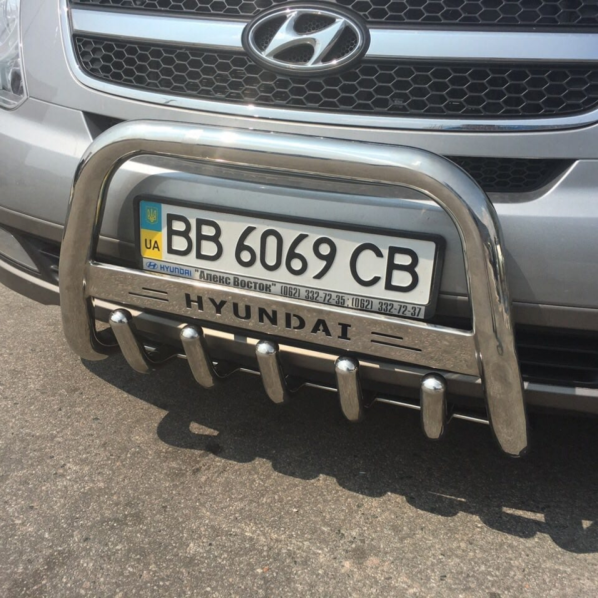 Кенгурятник з написом і грилем D60 Tamsan для Hyundai H-1 2008+