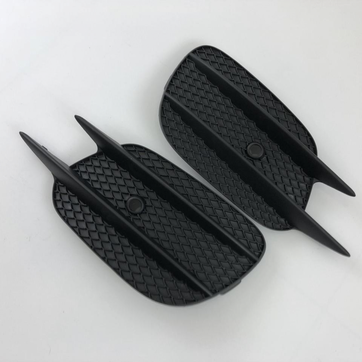 Грати в бампер Mercedes E-class W213 2016-2019 рік 2138856700-2138856800