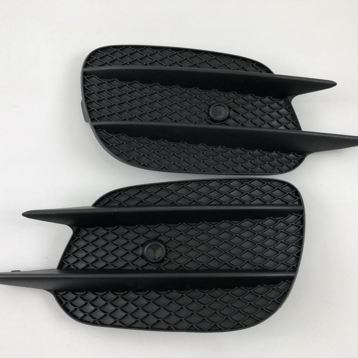 Грати в бампер Mercedes E-class W213 2016-2019 рік 2138856700-2138856800