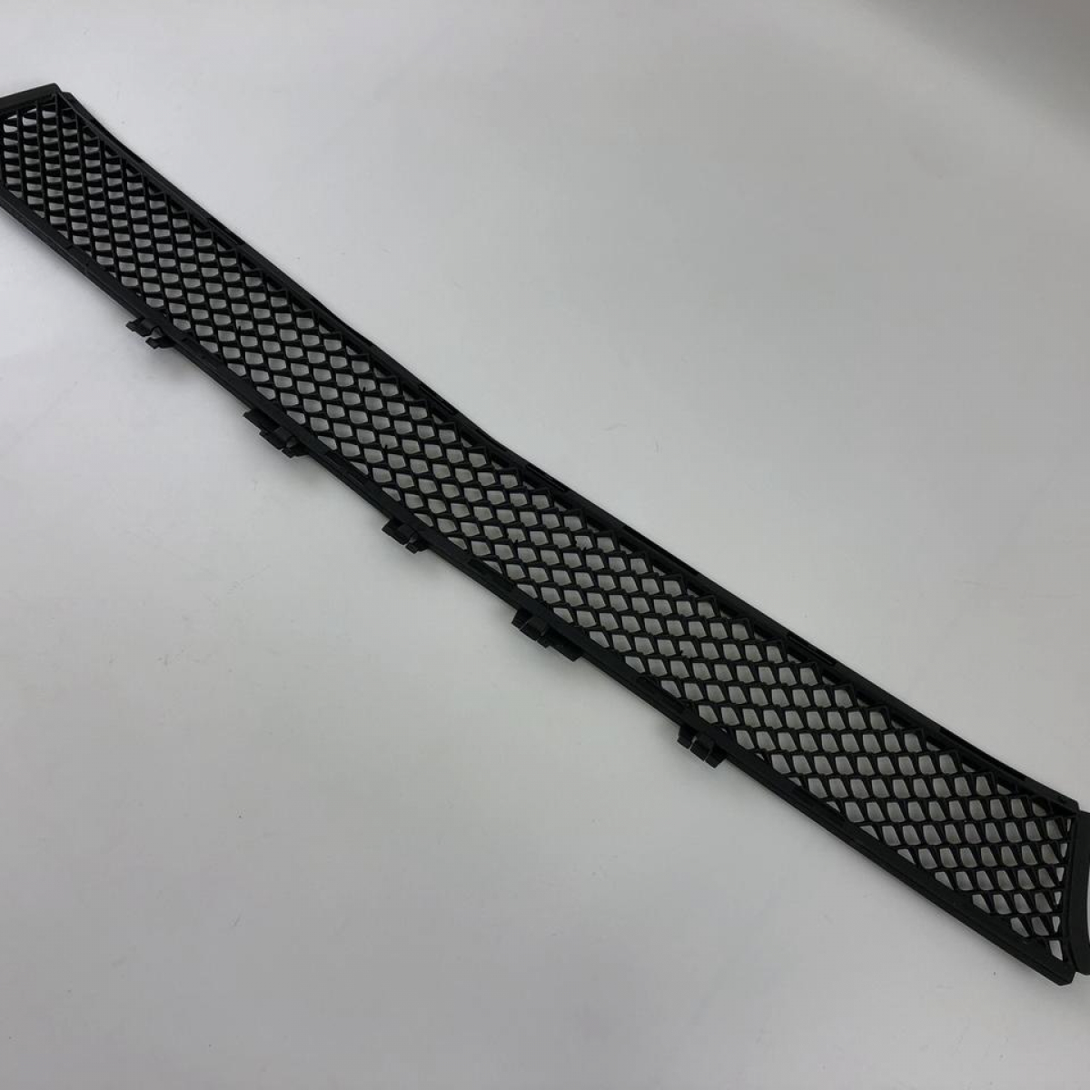 Решітка в бампер нижня Mercedes W213 2016-2019рік 2138850622