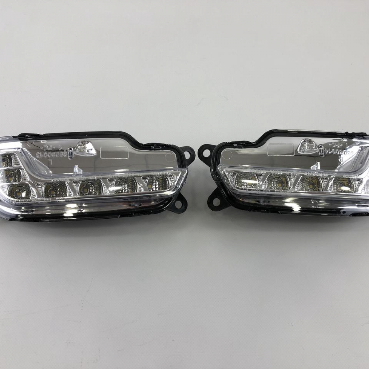 Денні ходові вогні DRL Mercedes E-class W212 2009-2013 рік 2128200856-2128200756