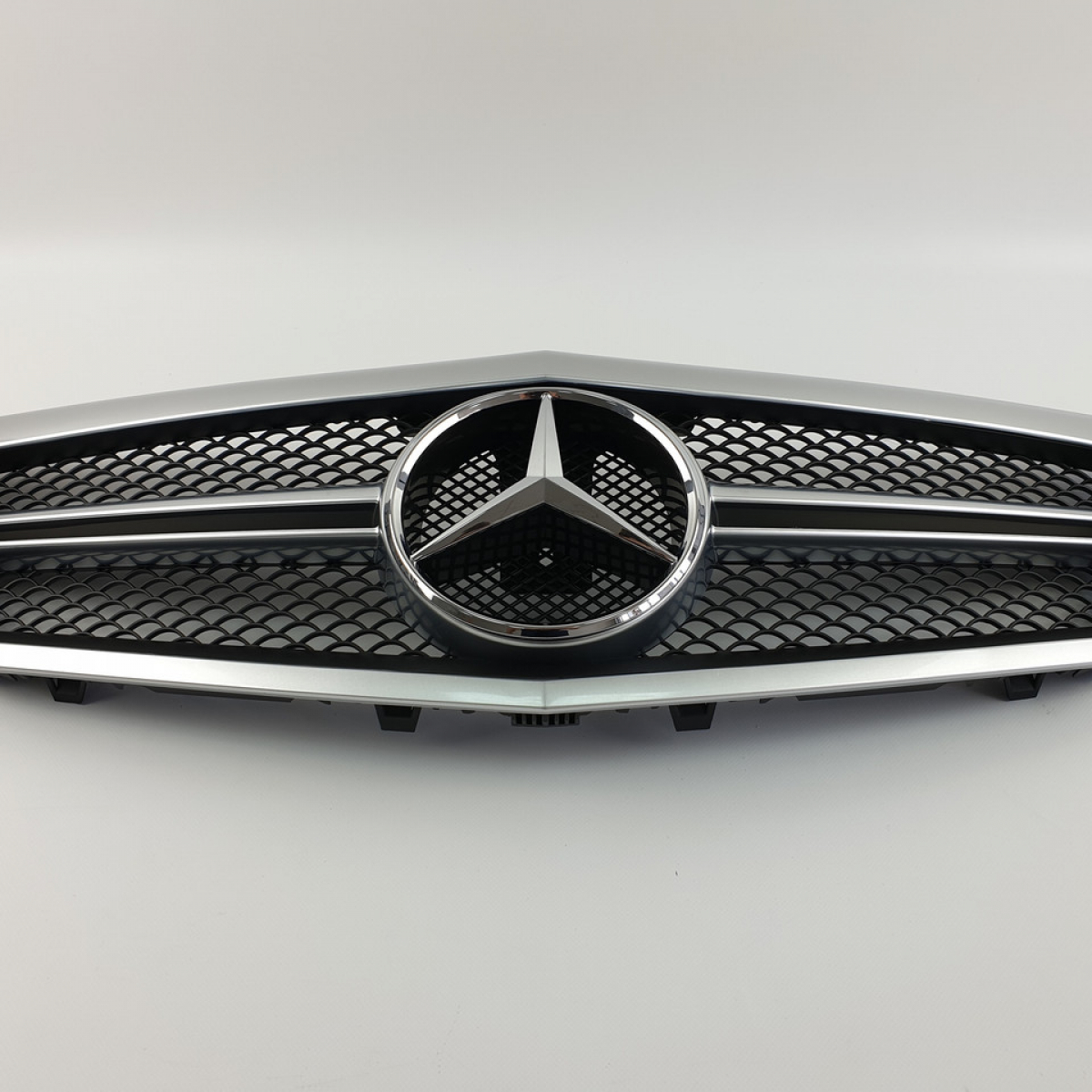 Решітка радіатора Mercedes E-Class W212 2009-2013 рік SL Silver AMG