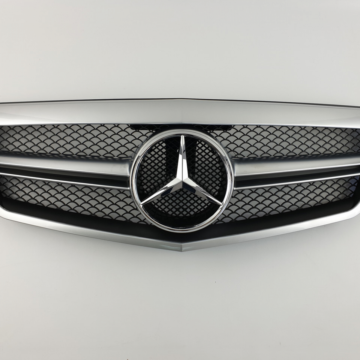 Решітка радіатора Mercedes E-Class W212 2009-2013 рік SL Silver AMG