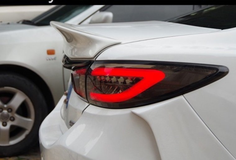 Задні ліхтарі тюнінг LED чорні для Mazda 6 2013+