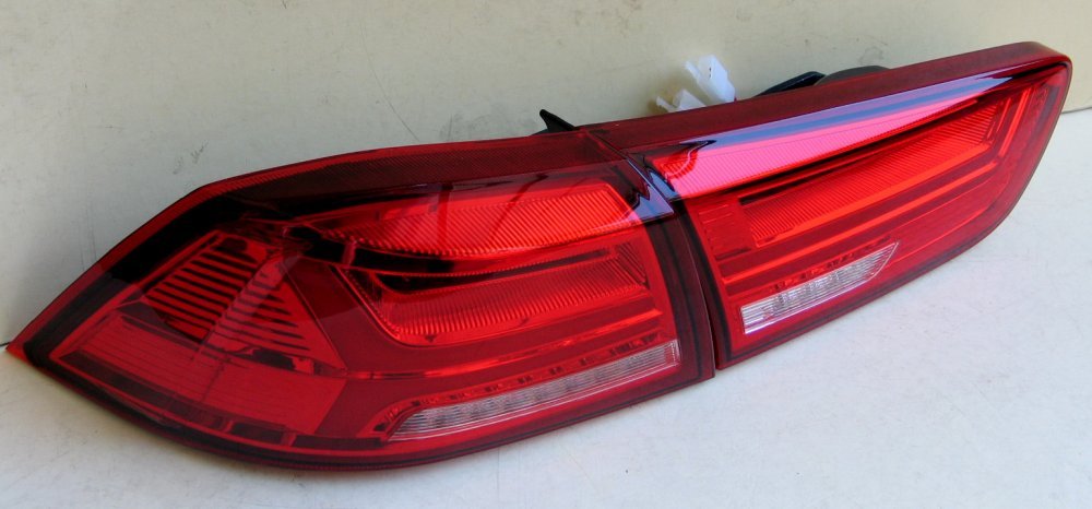 Задні ліхтарі червоні A6 стиль для Mitsubishi Lancer X