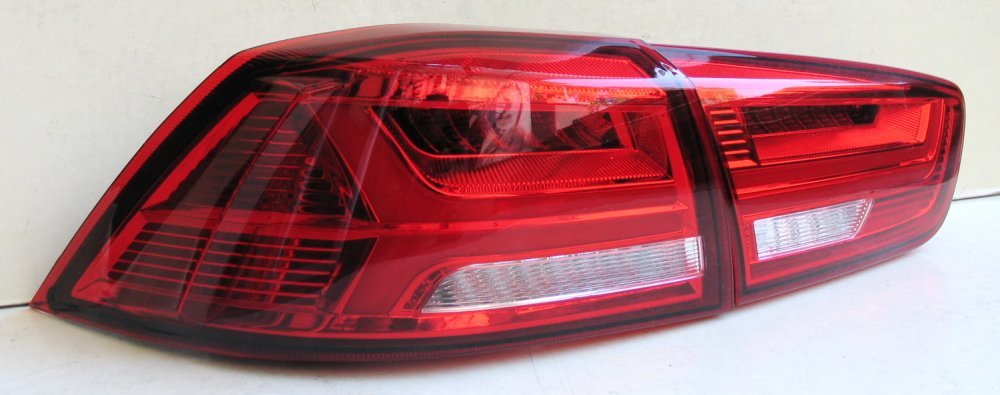 Задні ліхтарі червоні A6 стиль для Mitsubishi Lancer X