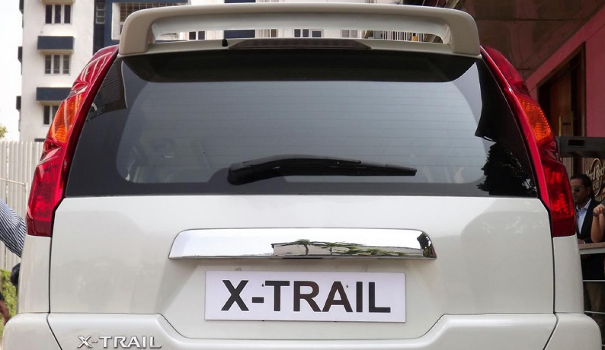 Спойлер козирок Nissan X-Trail 31 2007-2013 ABS пластик під фарбування