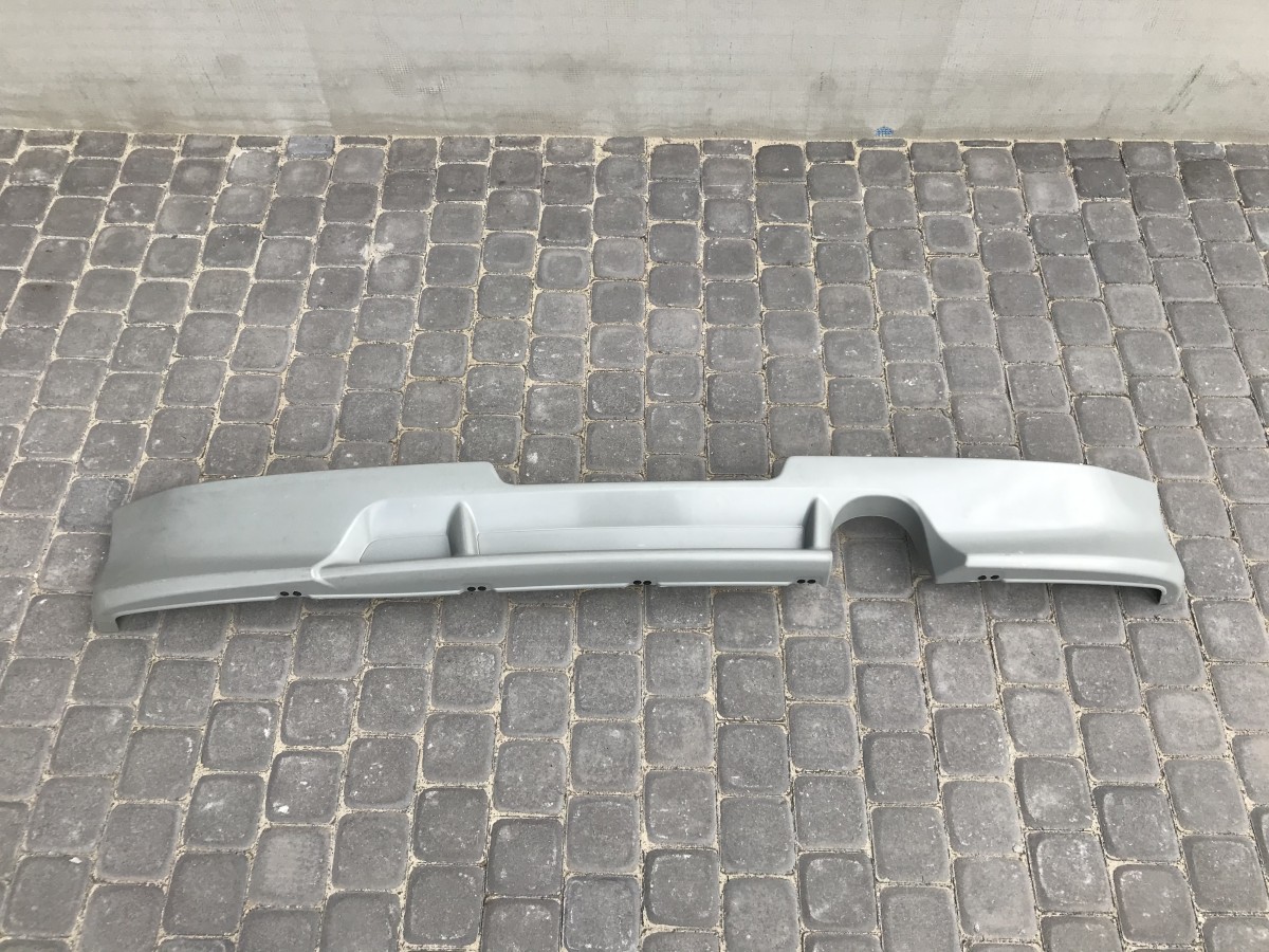Спідниця заднього бампера Suzuki Swift 2005-2008 ABS пластик під фарбування