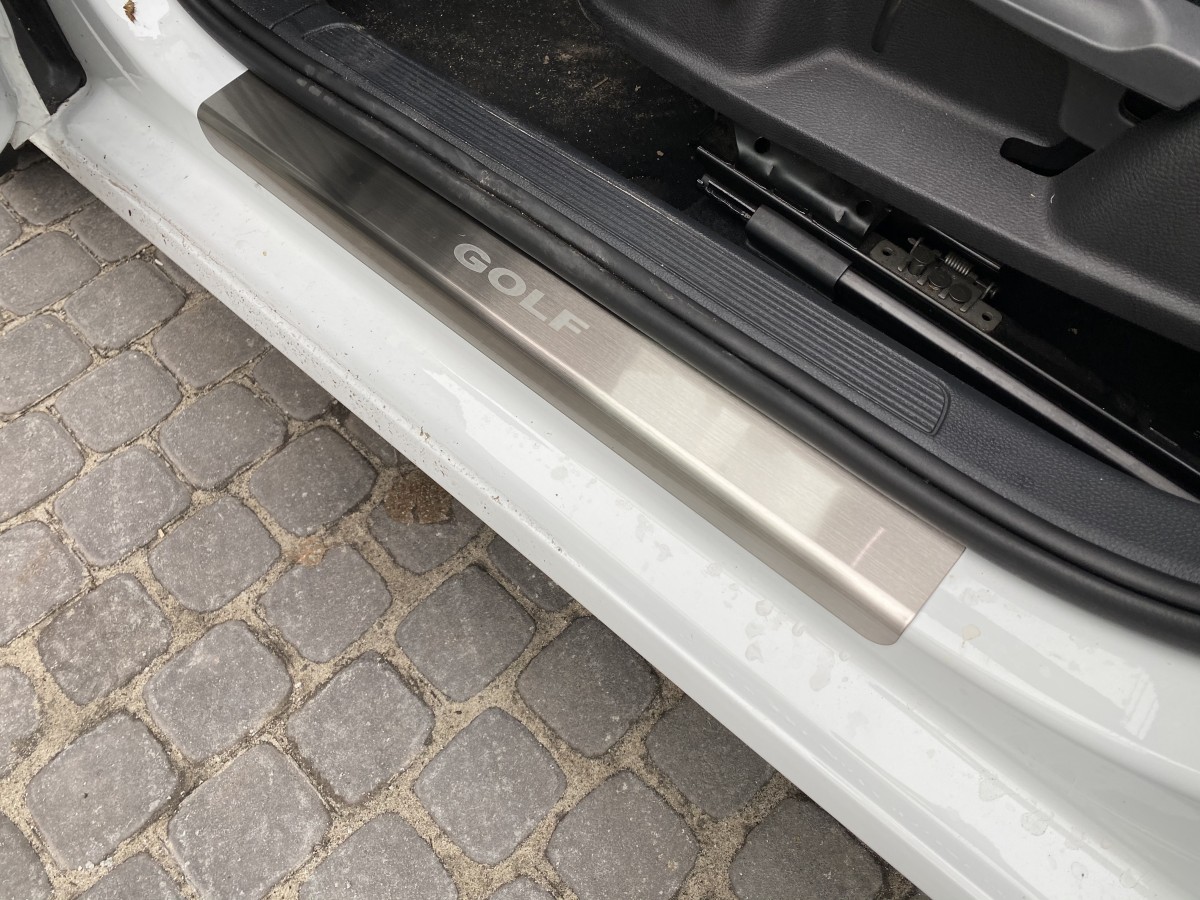 Накладки на пороги Volkswagen Golf VII 2012-