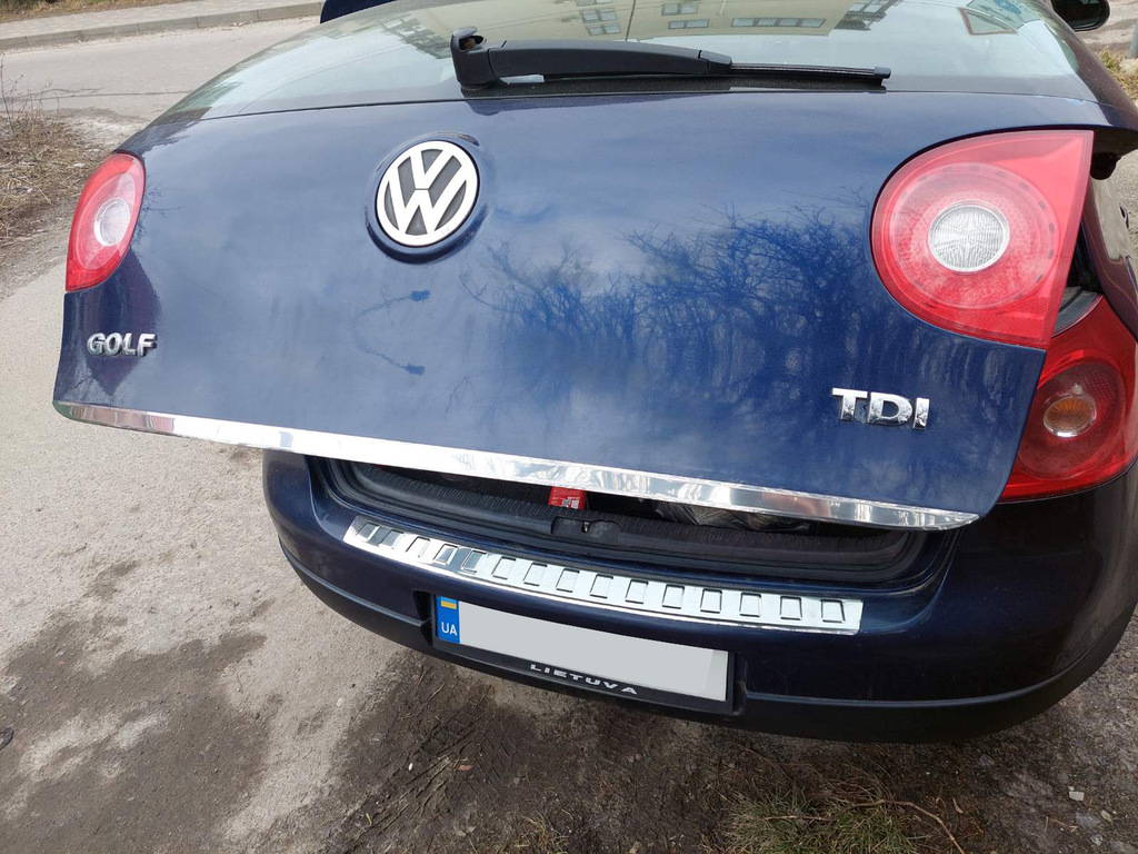 Кромка багажника (нерж) Carmos - Турецька сталь для Volkswagen Golf 5